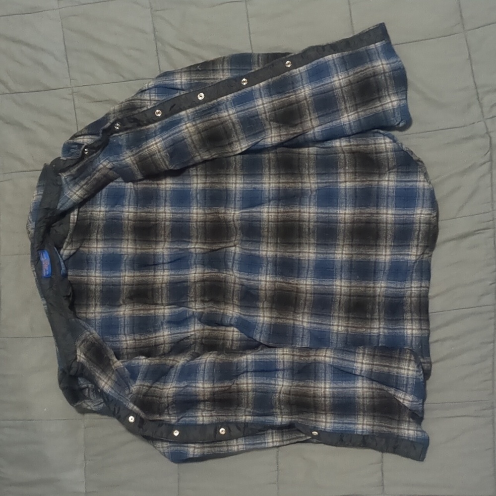 Pendleton Wool Blue and Black Casual Button Down Shirt with Plaid Design - Picture 4 of 6